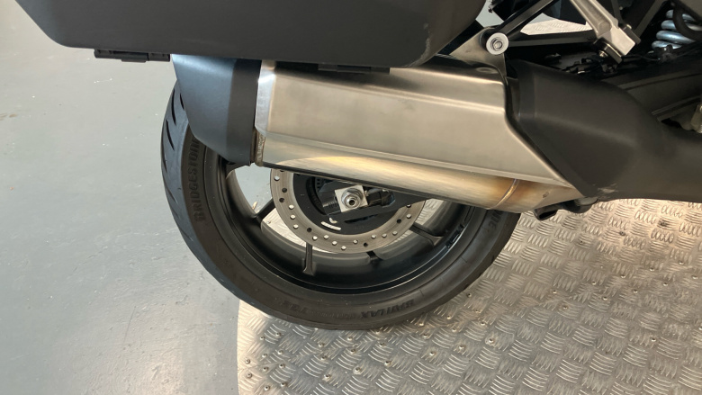 Honda NT1100 Manual (22 Model Year)